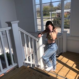 Meet your Posher, Abigail